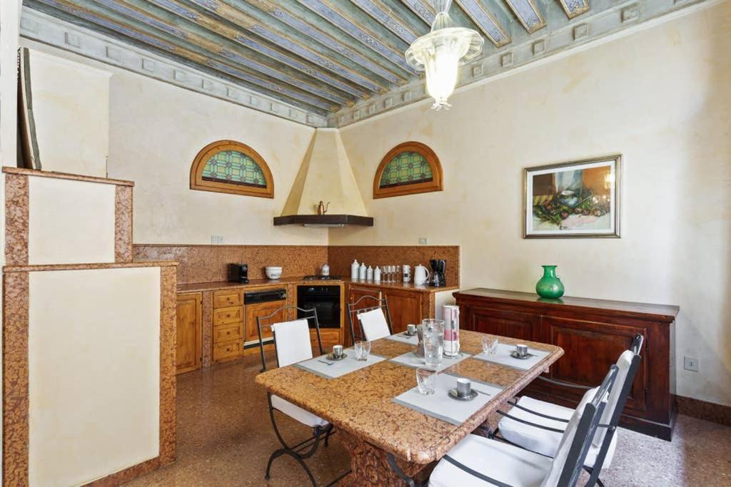 Doge Palace Luxury Apartment - Cannaregio Венеция Экстерьер фото
