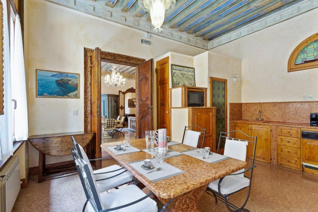 Doge Palace Luxury Apartment - Cannaregio Венеция Экстерьер фото